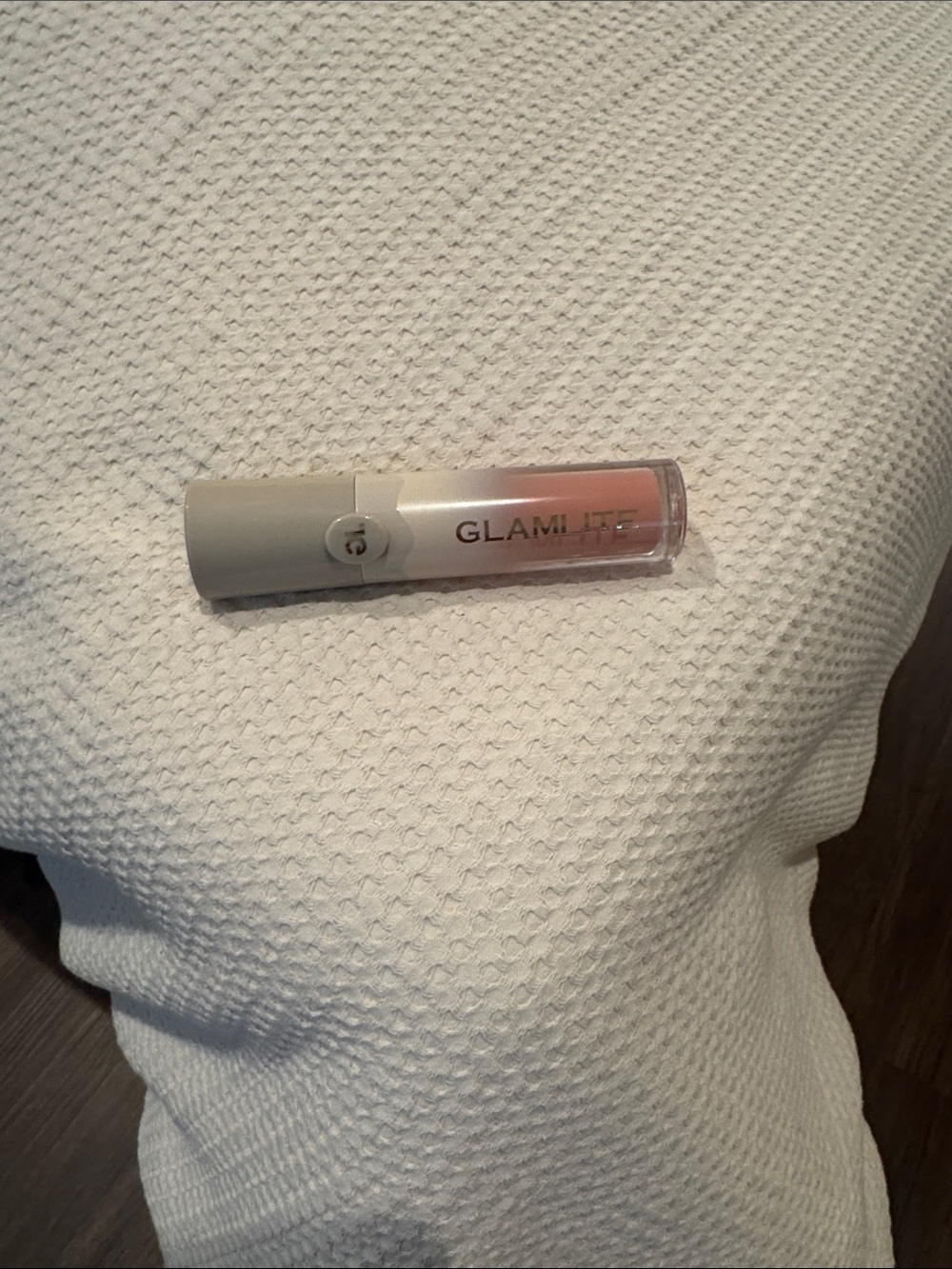 GLAMLITE Glossy Lip Gloss